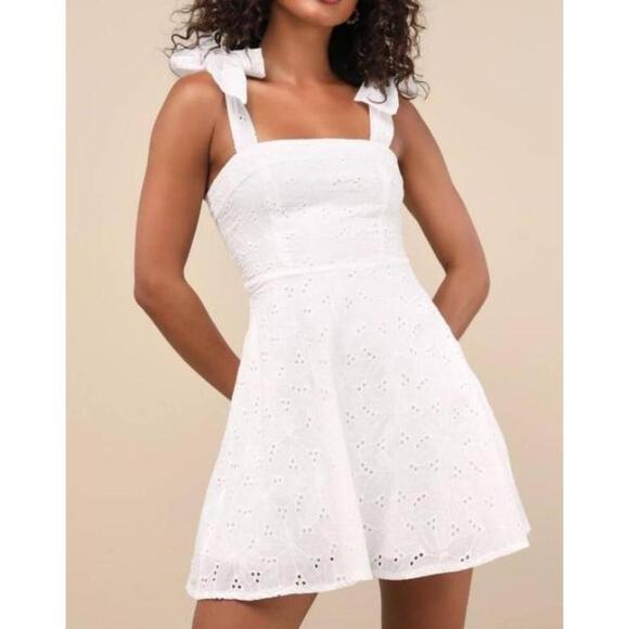 Lulus Dresses & Skirts - 3 X 25 Lulus Dress Womens S White Aline Mini Eyelet Bow Embroidered Sleeveless